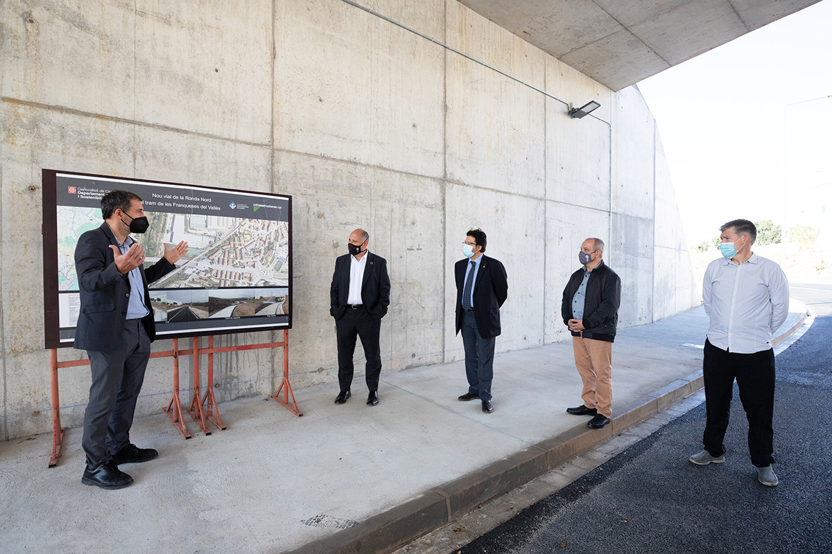 Posada a punt del nou vial que connecta la ronda Nord amb el polgon Congost